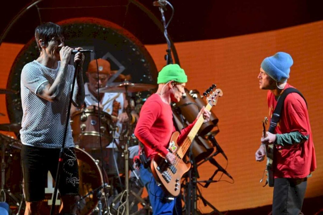 red-hot-chili-peppers-rumbo-a-dos-river:-horarios,-accesos-y-todo-sobre-el-show