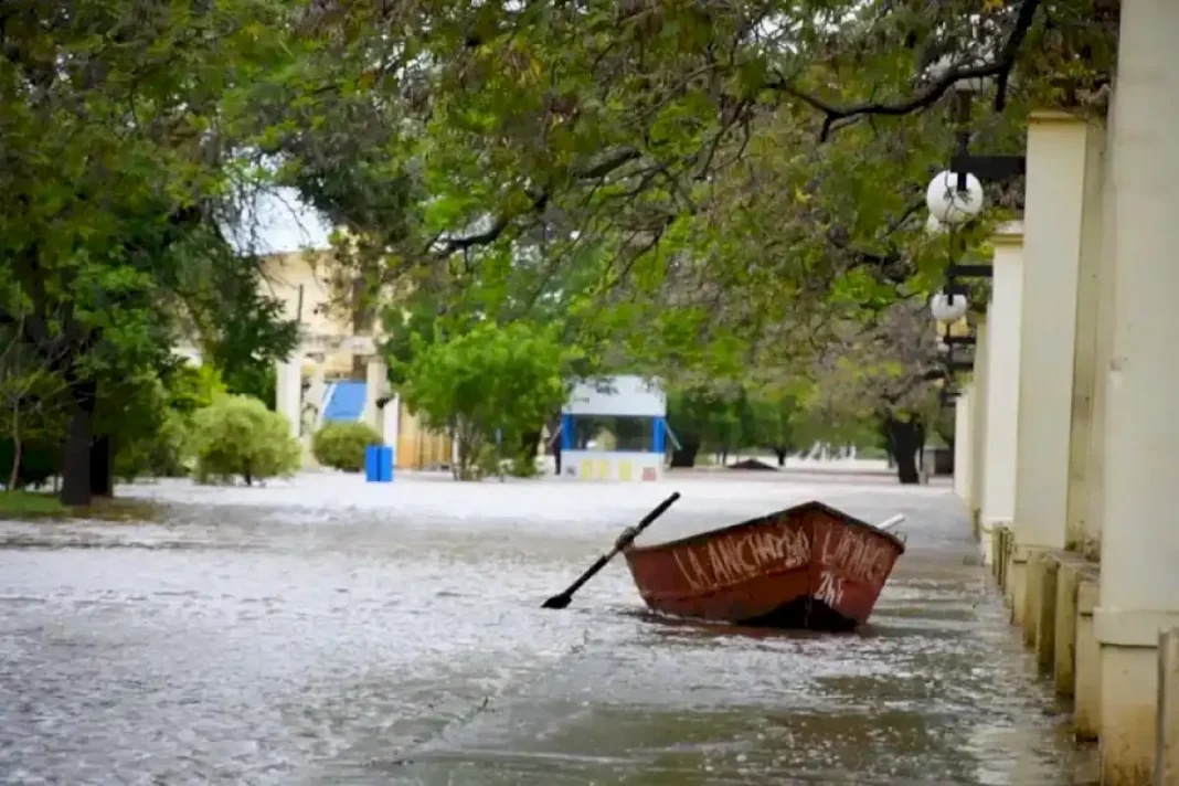 defensa-civil-se-prepara-para-nuevas-evacuaciones-y-salto-grande-mantiene-el-alerta-en-14,30-metros