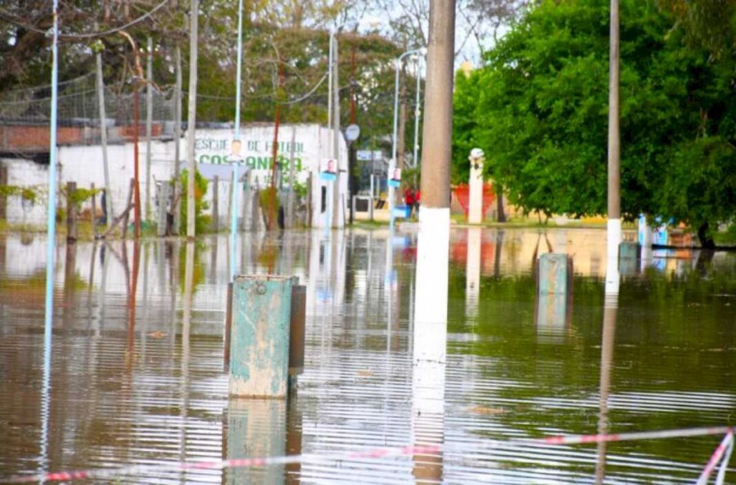 inundacion-en-concordia:-hay-400-familias-desplazadas-por-el-avance-del-rio