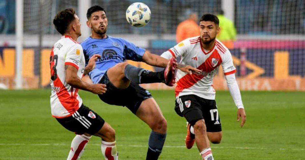 river-vs-belgrano:-el-offside-milimetrico-de-jara-que-vio-el-var-en-cordoba