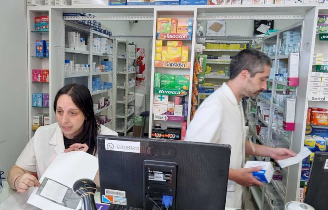 rige-el-dnu-en-farmacias-con-las-nuevas-recetas-y-hay-alerta-por-un-riesgo-inedito