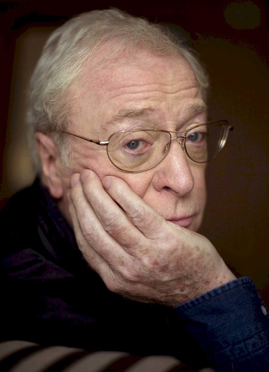 michael-caine-se-retiro-hace-dos-meses-y-ahora-vuelve-con-una-serie-para-netflix?