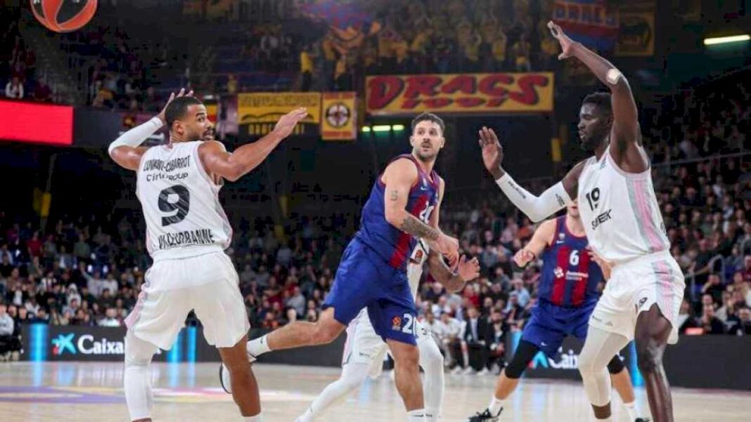 el-barca-supera-al-asvel-con-festival-anotador-de-laprovittola