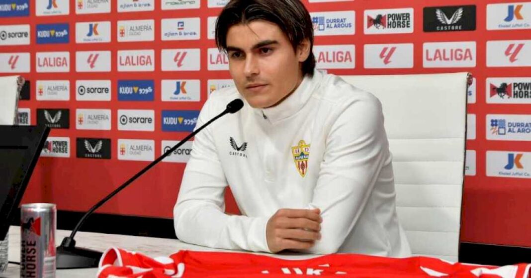 que-dijo-luka-romero-en-su-presentacion-en-almeria-sobre-su-chance-frustrada-de-llegar-a-boca