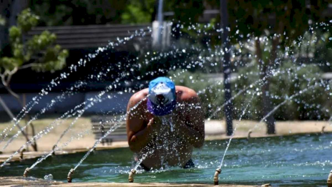 alerta-roja-por-la-ola-de-calor:-cuales-son-las-provincias-mas-afectadas-por-las-temperaturas-extremas