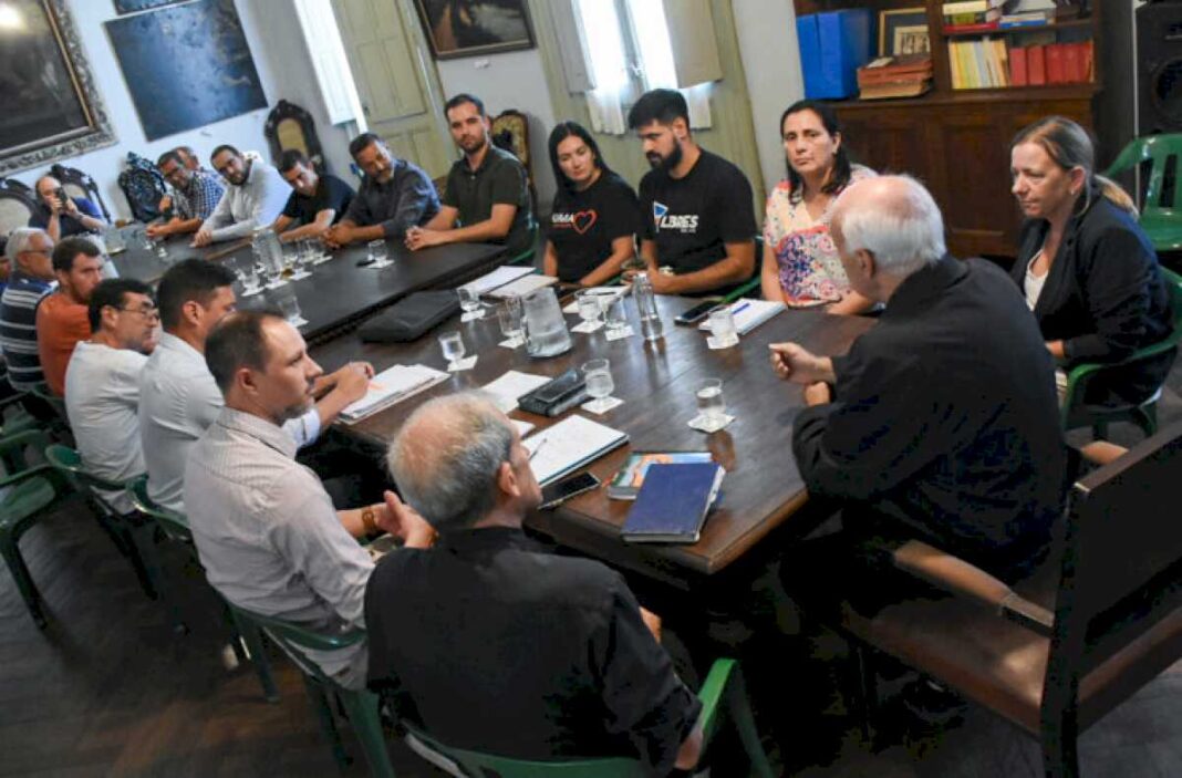 puiggari,-en-la-mesa-contra-el-hambre,-junto-a-la-ministra-berisso