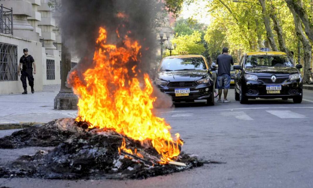 violencia-en-rosario:-los-dos-taxistas-fueron-asesinados-con-la-misma-pistola