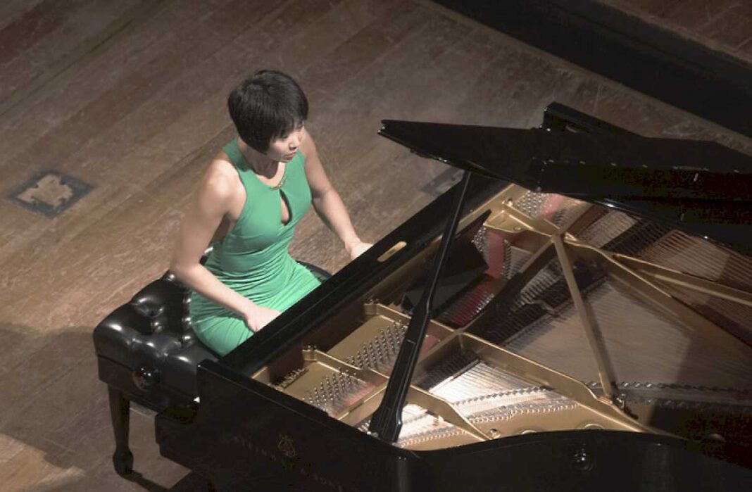 el-concierto-de-yuja-wang,-la-bellisima-y-esplendida-pianista-china-que-va-de-la-extrema-dulzura-a-la-maxima-ferocidad