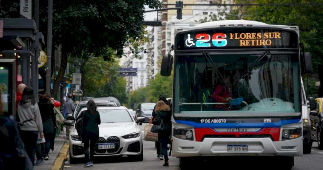 paro-de-colectivos:-caeran-las-frecuencias-y-habria-10.000-despidos-por-la-crisis-de-subsidios