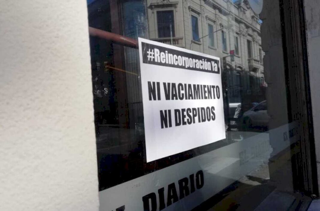 estudiantes-y-trabajadores-de-prensa-debaten-la-critica-situacion-del-sector