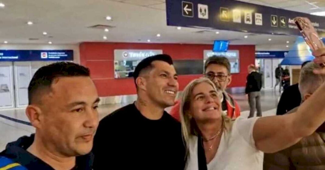 el-increible-olvido-de-gary-medel-en-su-arribo-a-la-argentina-y-la-bienvenida-de-boca-a-su-primer-refuerzo