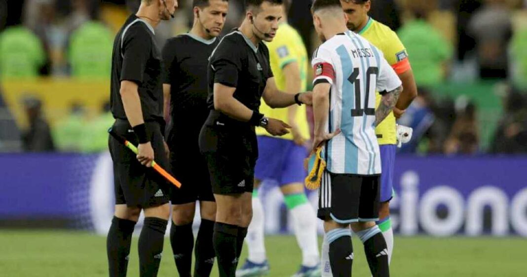 el-arbitro-de-la-finalissima-y-de-la-ultima-victoria-en-el-maracana-dirigira-a-la-seleccion-argentina-en-la-semifinal-de-la-copa-america-ante-canada