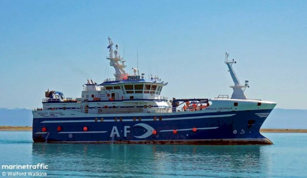 naufrago-un-buque-pesquero-cerca-de-las-islas-malvinas:-hay-al-menos-tres-muertos,-mientras-siguen-las-tareas-de-rescate-de-27-tripulantes