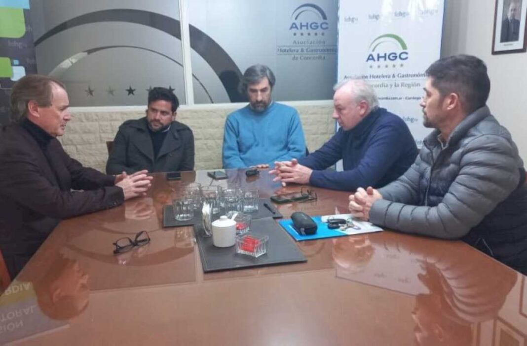 giano-volvio-al-ruedo-y-se-reunio-con-empresarios-de-turismo-junto-a-bordet