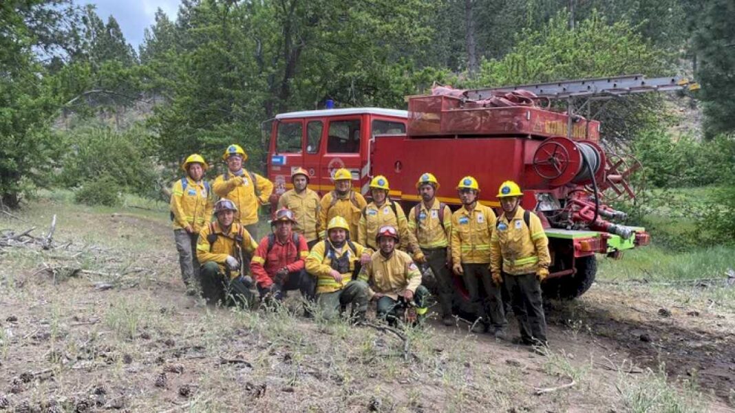 una-brigada-mapuche-sorprende-a-la-patagonia:-se-unieron-para-apagar-incendios-y-crearon-un-nuevo-vinculo-con-estancieros-y-vecinos-del-sur