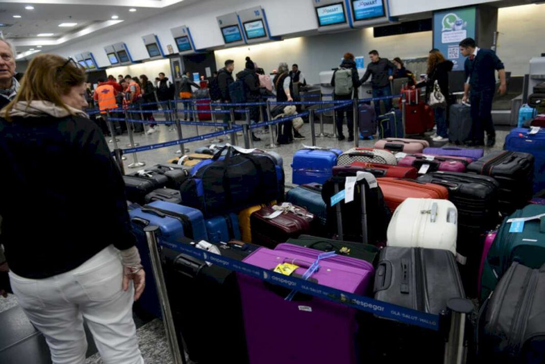 el-que-no-trabaja,-no-cobra:-fuerte-advertencia-del-gobierno-a-minutos-de-una-nueva-protesta-de-gremios-aeronauticos-en-ezeiza