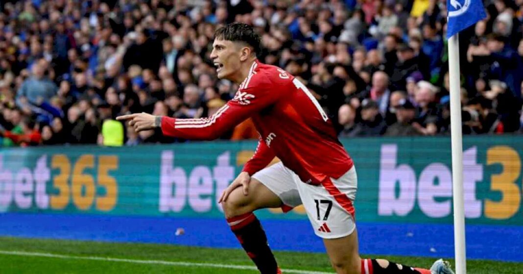 garnacho-se-quedo-con-el-grito-de-gol-atragantado-por-culpa-de-un-companero-y-el-manchester-united-perdio-sobre-la-hora-con-brighton