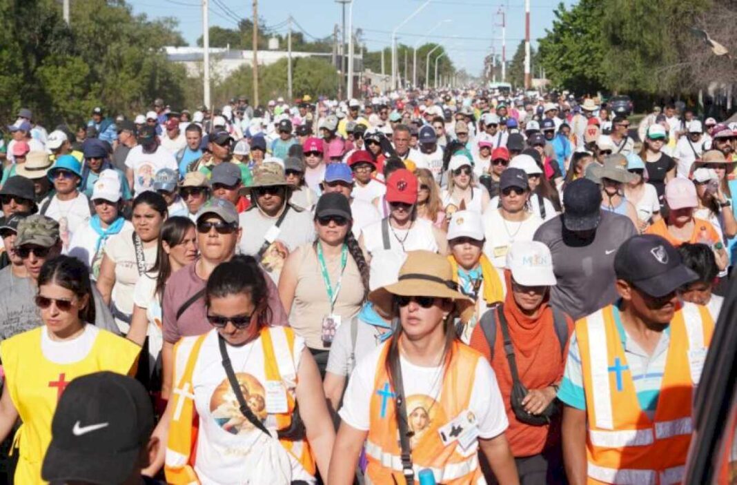 a-las-17,-desde-hasenkamp,-arranca-la-peregrinacion-de-los-pueblos