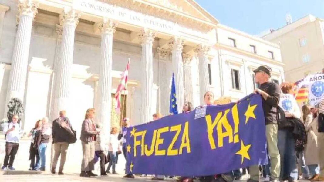 manifestacion-frente-al-congreso-contra-el-abuso-de-la-temporalidad-en-el-empleo-publico