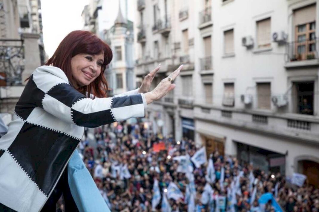 javier-milei-y-sus-medidas,-en-vivo:-el-saludo-del-presidente-por-el-dia-de-la-madre-y-una-nueva-chicana-en-favor-del-libre-mercado