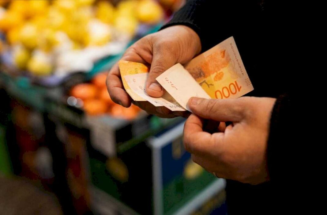 el-consumo-no-reacciona-y-los-supermercados-redoblan-las-promociones:-sortean-millones-y-lanzan-nuevas-ofertas