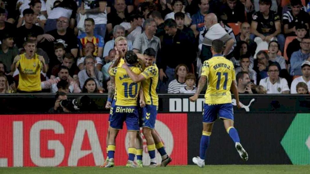 las-palmas-resurge-en-mestalla-y-hunde-al-valencia