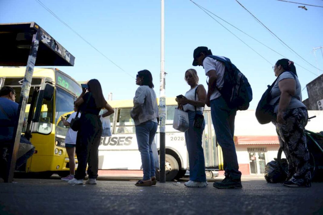 paro-de-colectivos-del-31-de-octubre:-den-libertad-de-ir-a-trabajar,-el-gobierno-apura-a-la-uta-para-que-suspenda-la-medida-de-fuerza,-pero-avisa-que-no-aportara-mas-fondos